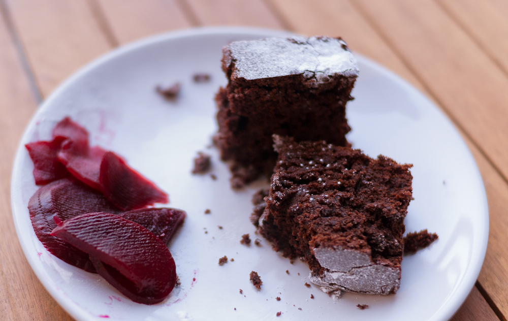 Beetroot and Chocolate Cake Mondomulia
