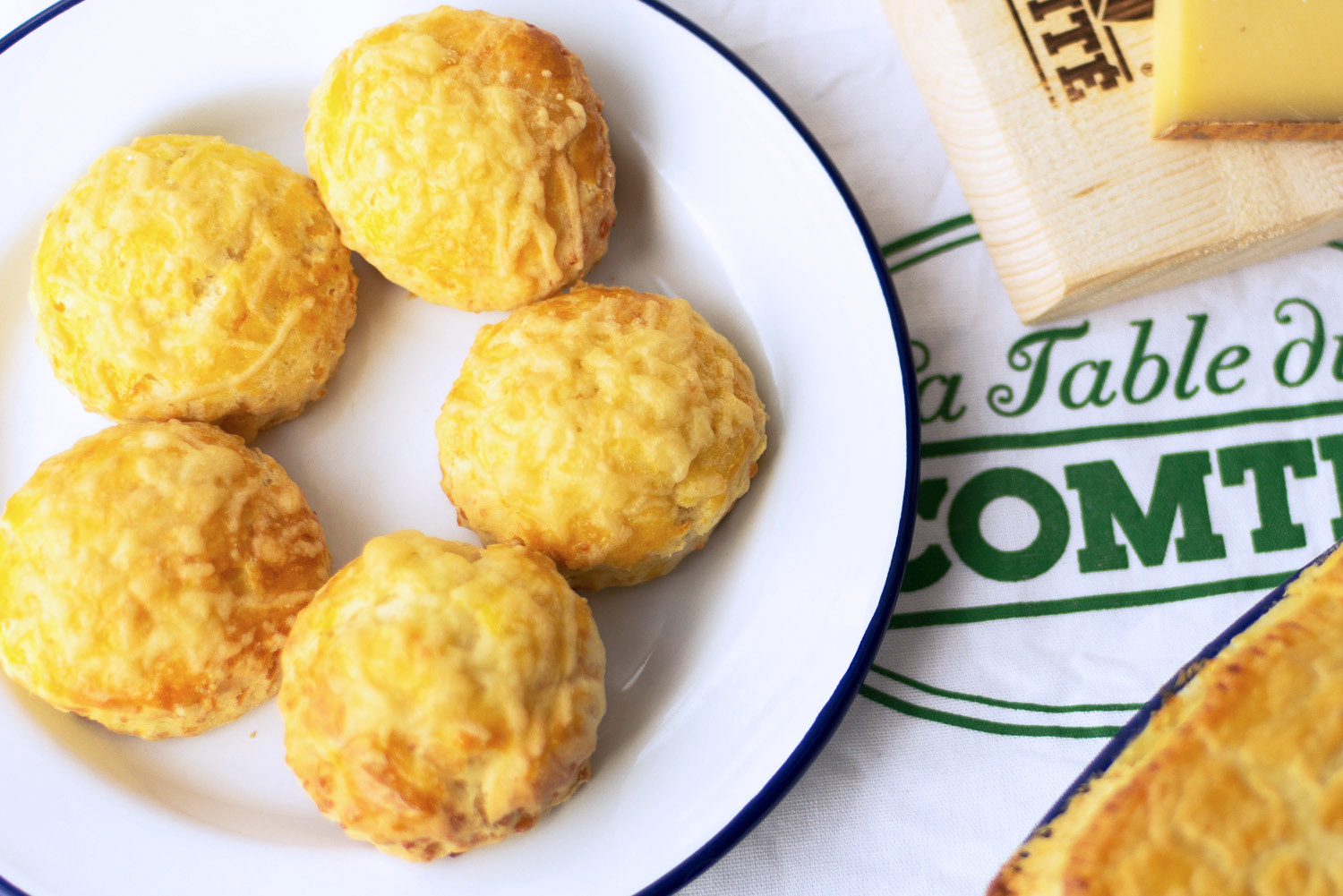 Savoury cheese scones