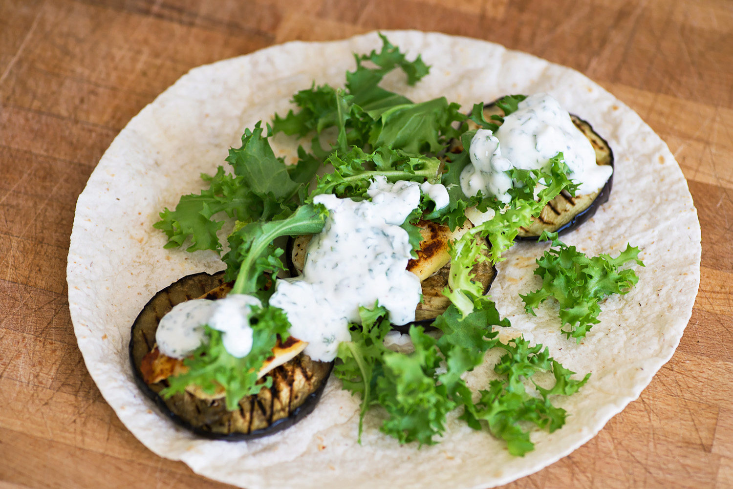 Vegetarian Wrap with Grilled Aubergine & Halloumi Mondomulia