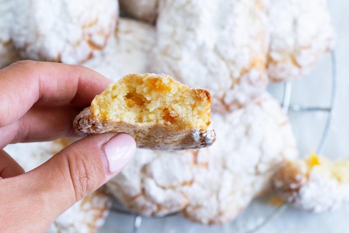 Almond macaroons for Passover