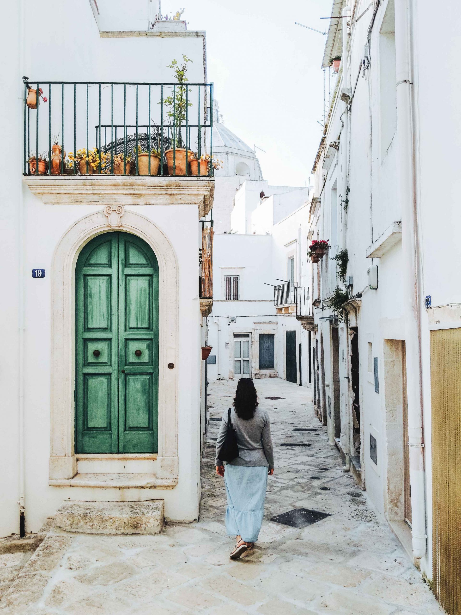 The old quarter of Martina Franca with winding alleys and white washed buildings | Valle d'Itria | A 7-day Road Trip Through Puglia | Mondomulia