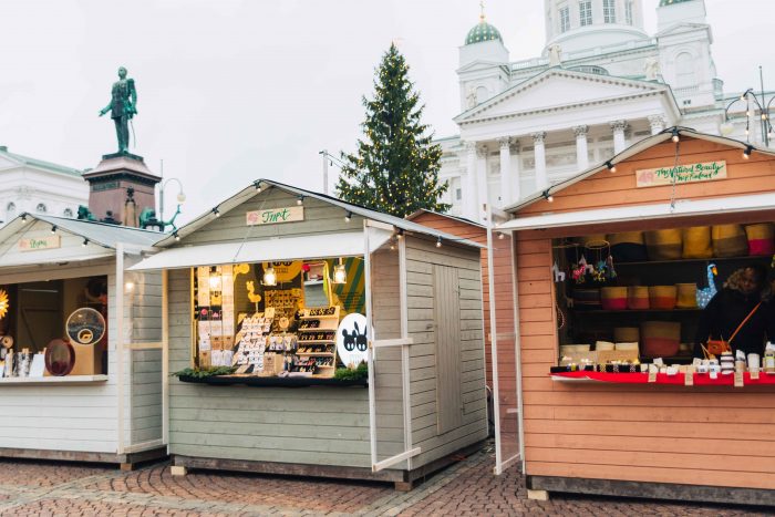 Christmas Market in Senate Square, Helsinki | What to do in Helsinki in winter by Mondomulia