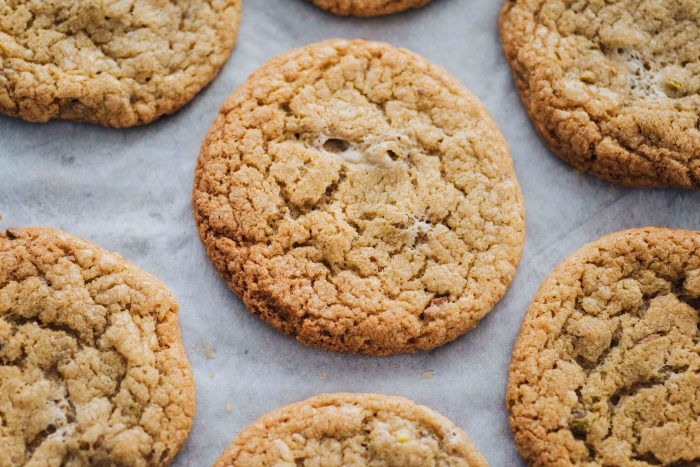 Thick and gooey halva and pistachio cookies | Mondomulia