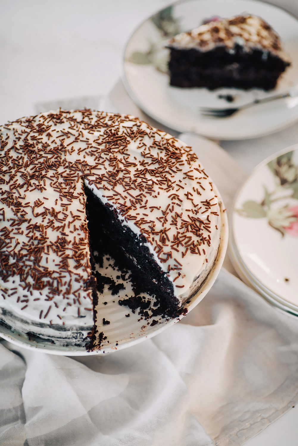 Chocolate Beetroot Cake with Buttercream Icing | Mondomulia