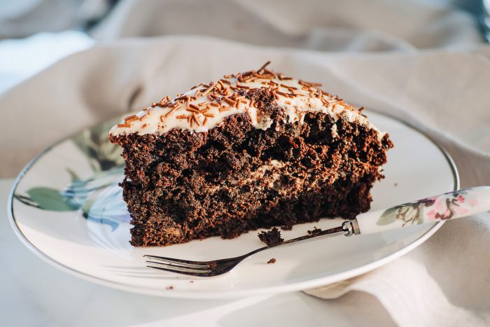Chocolate Beetroot Cake with Buttercream Icing | Mondomulia