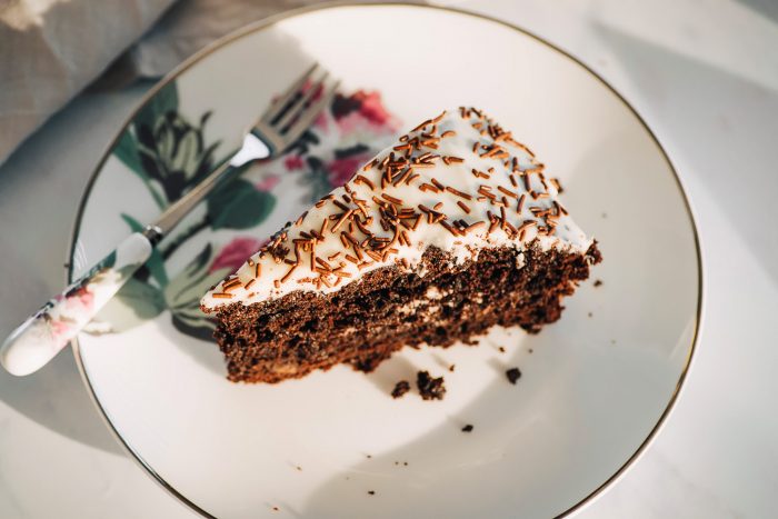 Chocolate Beetroot Cake with Buttercream Icing | Mondomulia