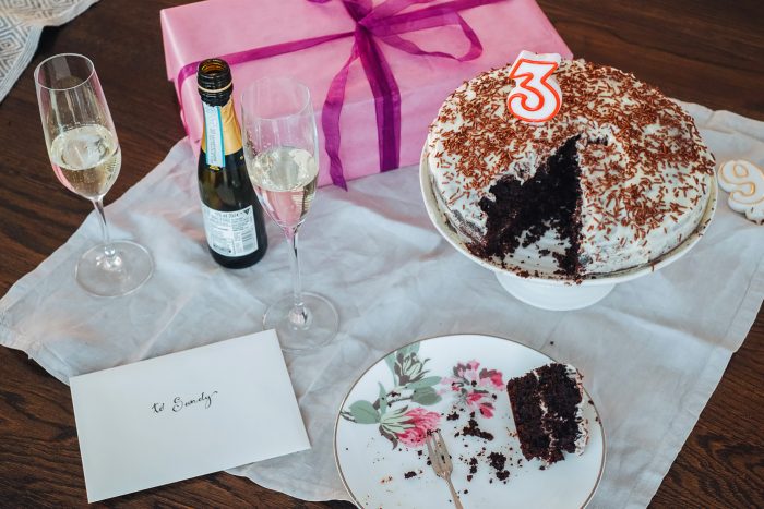 Chocolate Beetroot Cake with Buttercream Icing | Mondomulia 