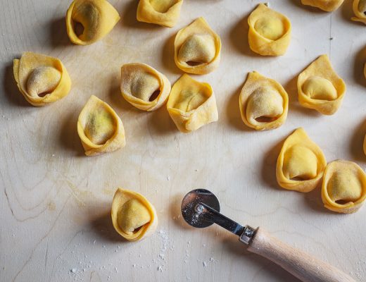 Fresh Tortellini - Pasta making class in Bologna, Italy | Mondomulia