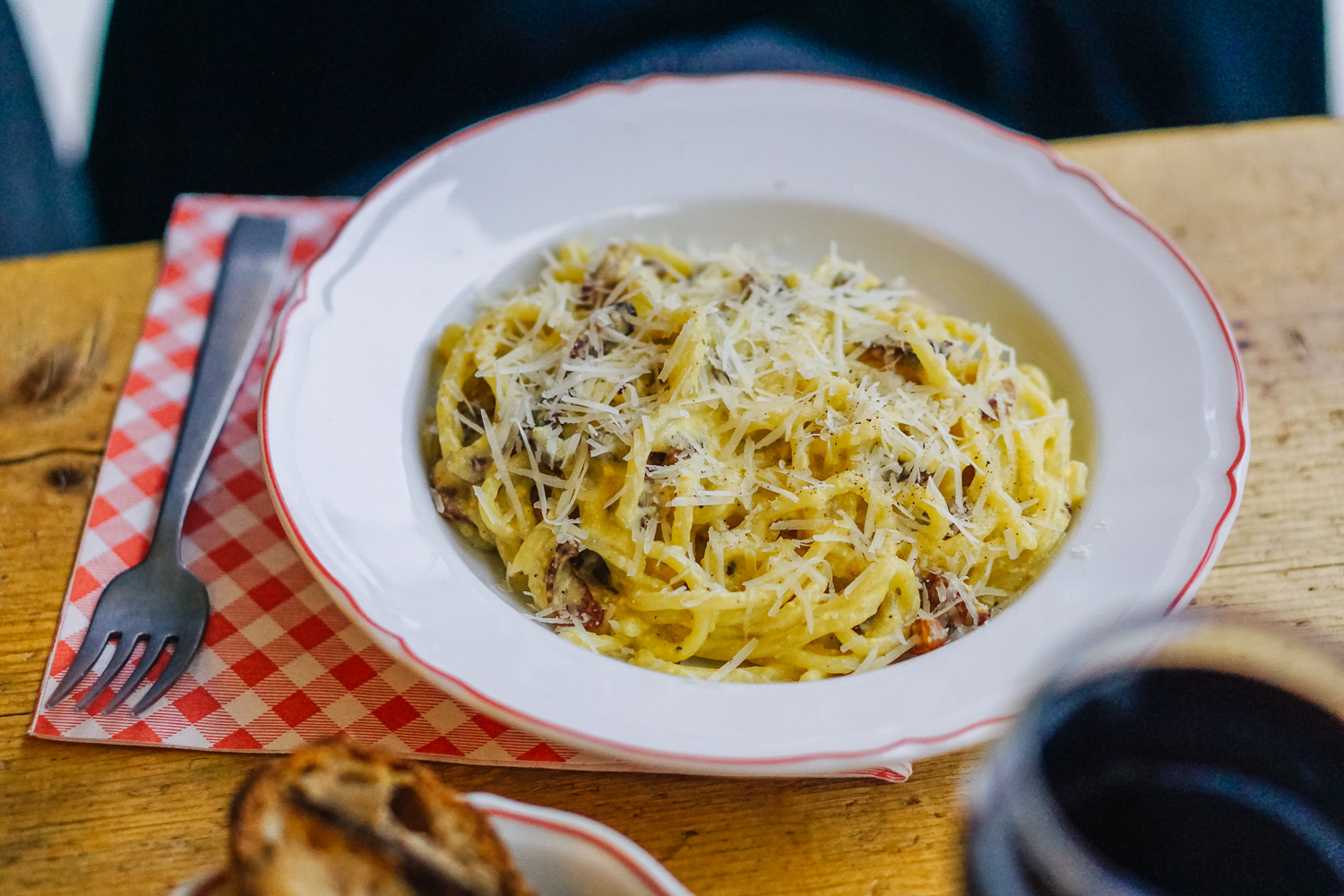 spaghetti alla carbonara pasta dish