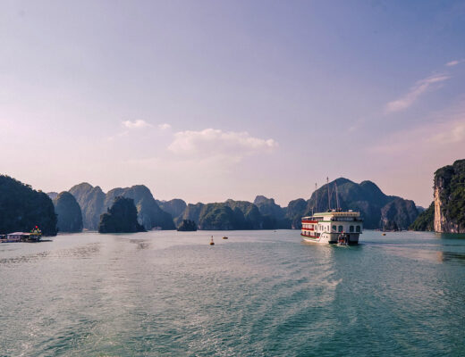 boat cruise in halong bay and Lan Ha Bay, vietnam
